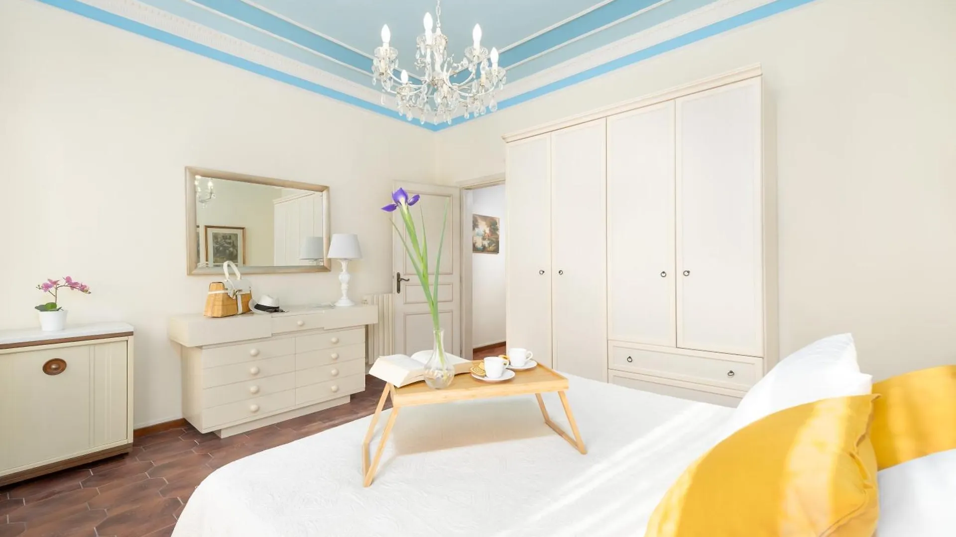 ヴィアレッジョ Villino Claraヴィラ イタリア